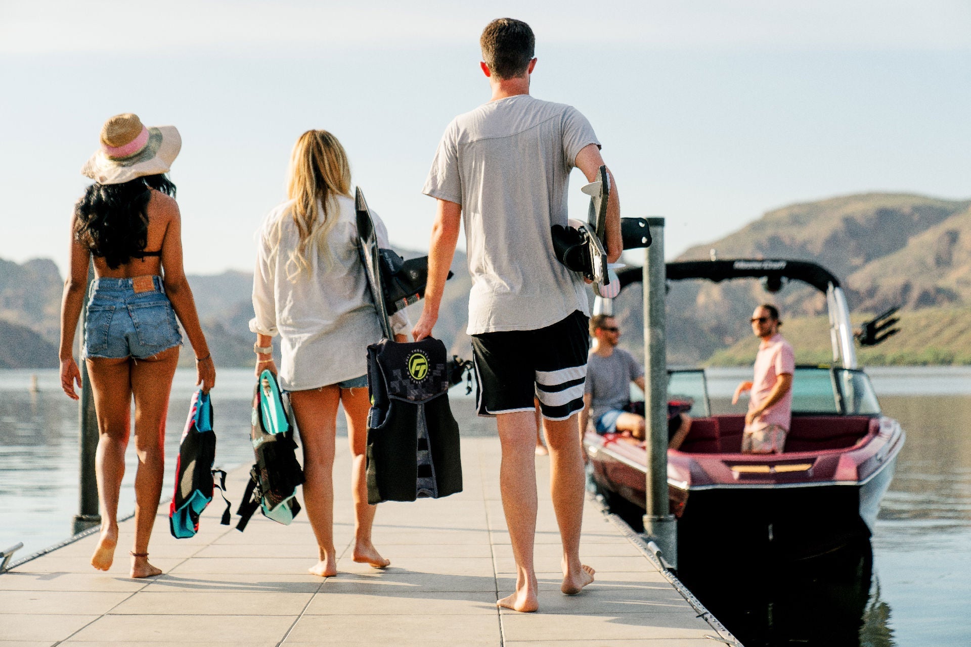 How to Choose Your Next Water Skis, Wakeboard, or Kneeboard Full Throttle Watersports